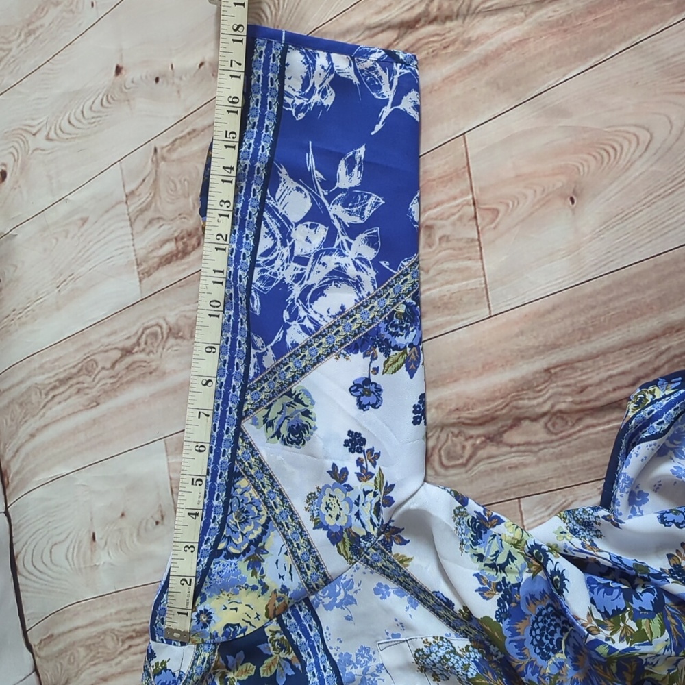 Hope Springs Floral Blue and White Tunic Top - Picture 9 of 10